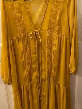 Yellow Lace-Trim Long Sleeve Maxi jacket